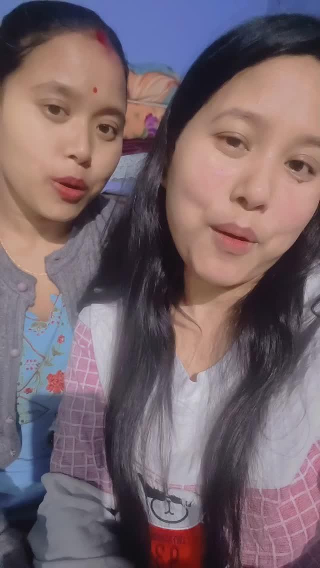 #twinsisters 🫂🙈😍🥰♥️🧿#reelmahadev🔱🌍🌈🙏 #instagram #assam #reels #tinsukia #video #fyp #axomiyasuwali #assamesesong babita_neog_gohain 🫂🙈😍🥰♥️🧿