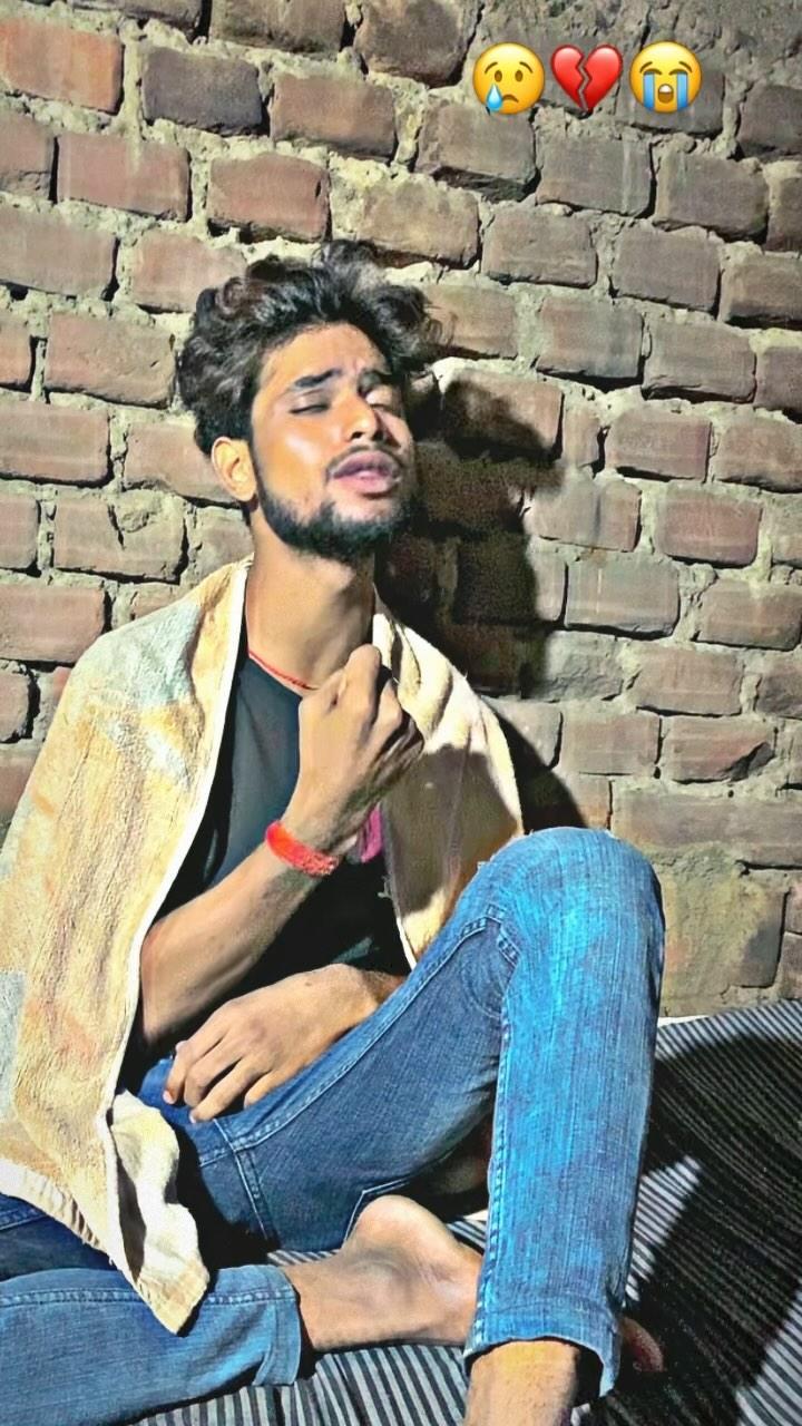 Mood off………💔😢💔😢

sanskari__ravi__302 

trendingreels #instagram #instagood 
#bhojpuri_song #video #bihar #jehanabad 
#jila #viral #reels #mylove #michelinpower pi