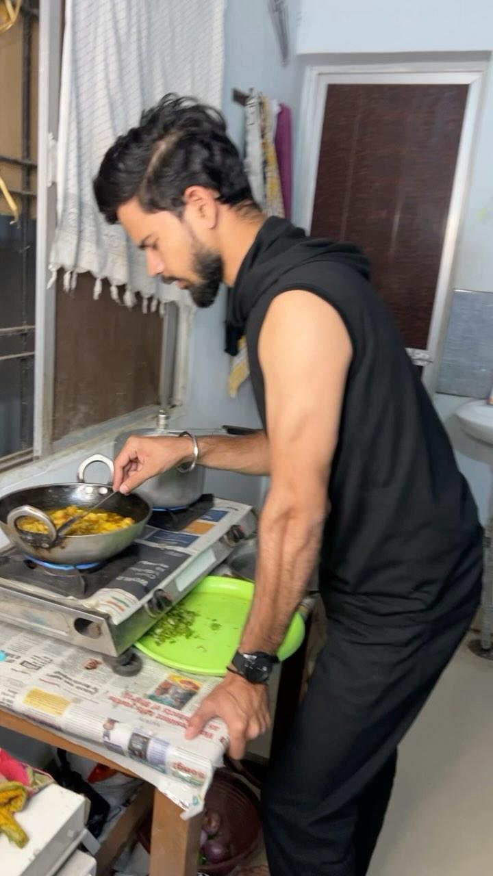 Kaam buta kahi mai kare sakao 🥲🙄
love_ahirwar_04