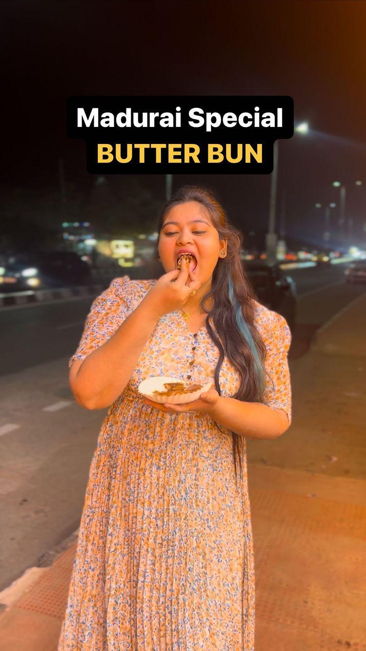 Madurai famous Butter Bun 🙂

Location 📍
Crown Bakery 
Purushottapuram & Sujatha Nagar

Price 💸
25 to 40/- only

Taste 😋
⭐️⭐️⭐️⭐️

Follow itsurfoodies for more food reviews 
Follow itsurfoodies for more food reviews 

With ❤️
Sai and Priya