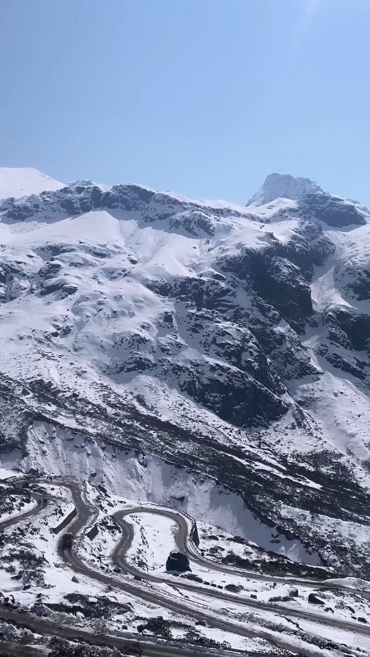 Mountain calling you💕

Video Courtesy:zaynin0