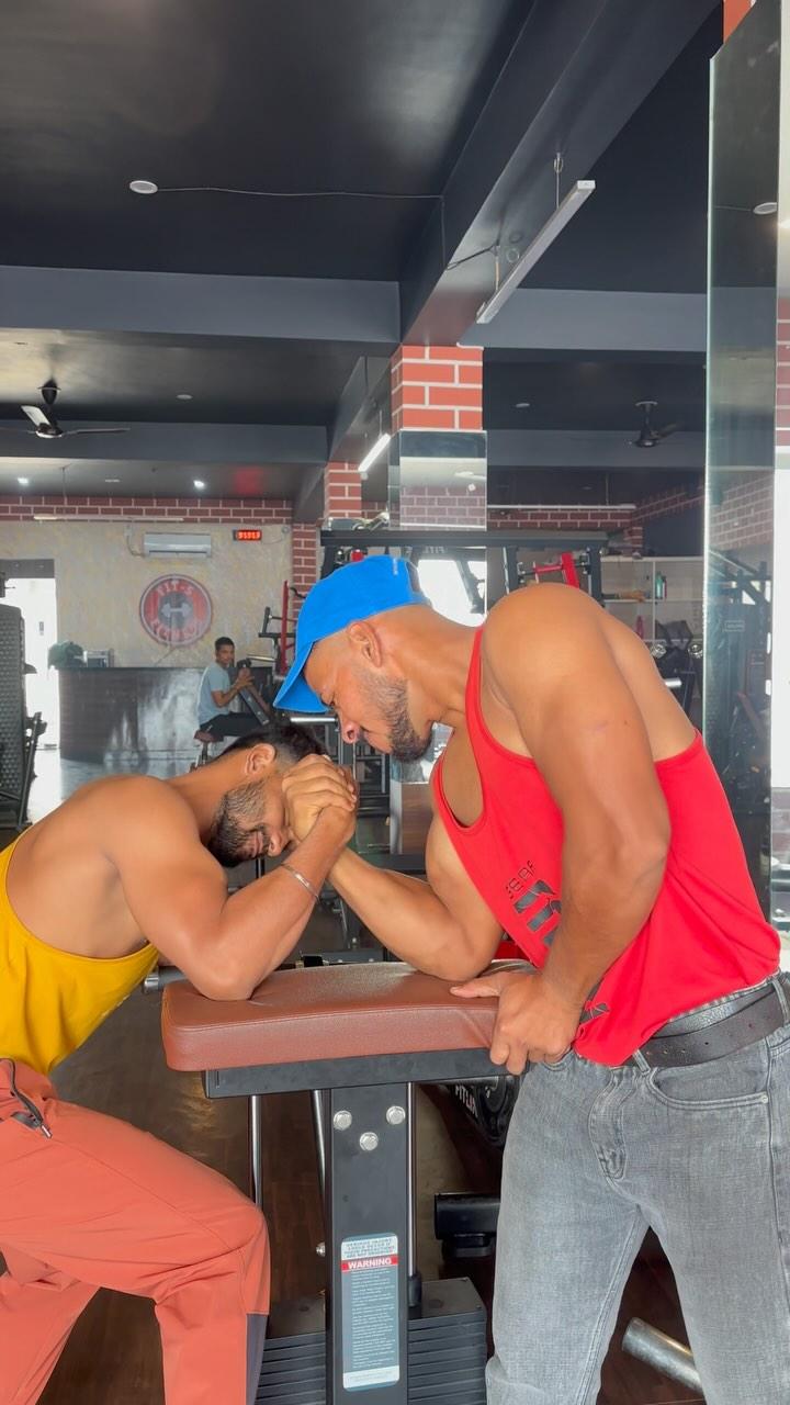 Panja With Brother 🏋️

#reels #gopalganj #transformation #explorepage #bihar #siwan #trending #trending #nopainogain #fitnesslife #motivations #transformation #prowrestling #