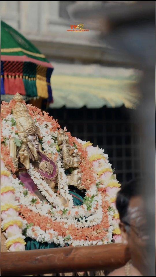 ಶ್ರೀ ಚಾಮುಂಡೇಶ್ವರಿ ಅಮ್ಮನವರು 🙏
ಎಲ್ಲರಿಗೂ ಒಳ್ಳೆಯದನ್ನು ಮಾಡಲಿ 😍❤
ಶ್ರೀ ಚಾಮುಂಡೇಶ್ವರಿ ದೇವಸ್ಥಾನ, ಮೈಸೂರು 
VC:thanuskthanu
👇👇👇👇
Follow us on: my_mysuru