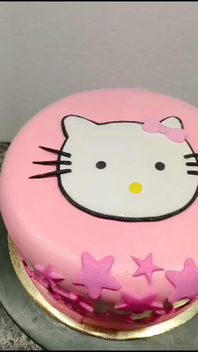 This kitty cake is paws-itively adorable! 🐱🧁

👉For Order 
📱7415750080