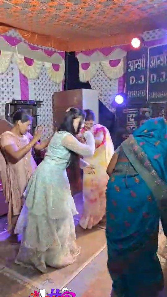 Phul Kamal ke badiya tarhe saj baiyo ji
love #trendingreels 

dancing #dance #dancer #dancers #music #dancelife #love #party #hiphop #ballet #dancersofinstagram #fun #choreography #instadance #dj #art #singing #instagood #salsa #danceclass #dancevideo #ballerina #bachata  #dancechallenge #dancestudio #photography #dancerlife#mainpuri