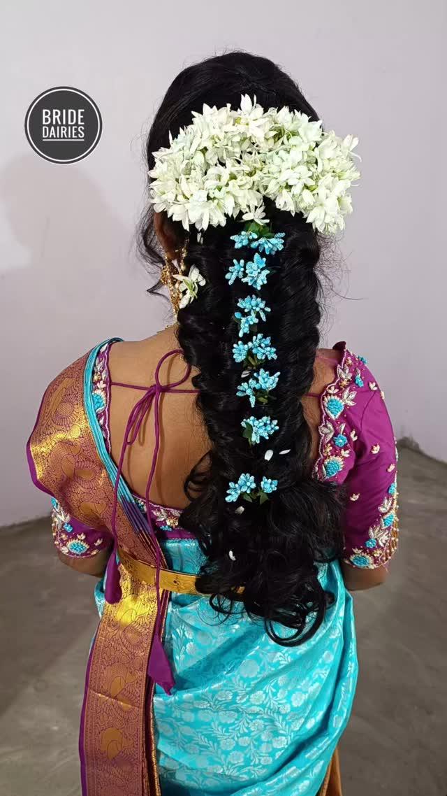 Double messy hairstyle for saree ceremony 

DM for enquiries and orders makeup, mehendi,sareedrape and hairdo