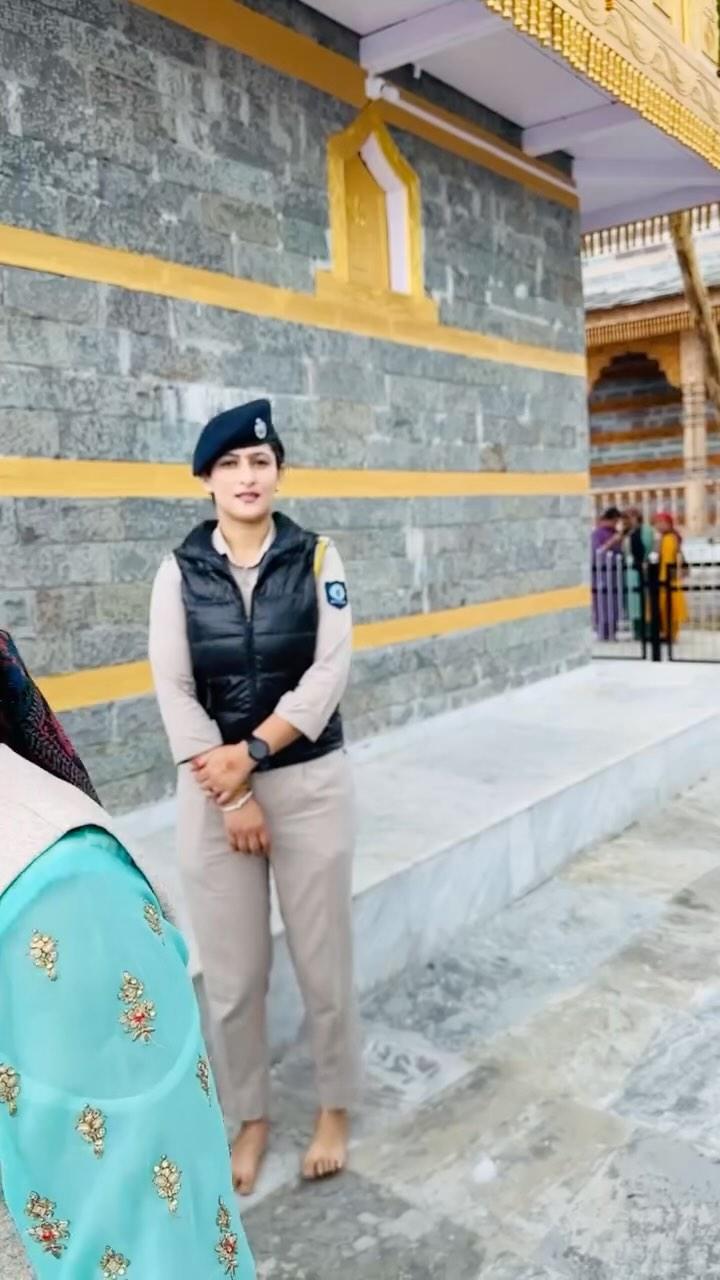 cop 👮 

📸raveena.185

हिमाचल प्रदेश पुलिस  HiLL BeaUty✌️✌️ स्वास्थ्य अधिकारी ⚕️ #boot #geans #shoes #shrt #model #influencer #phadigirl #negi #kullu #utrakhand  kullu