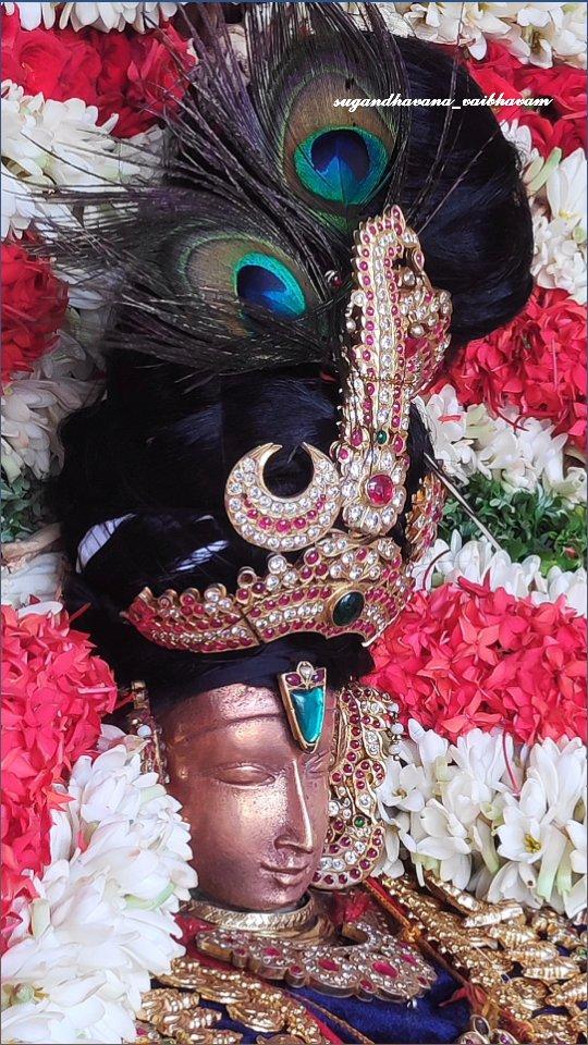 ❤️❤️💖

Maruviniya Mainthan, Thiruinthalur divyadesam
(From archives)