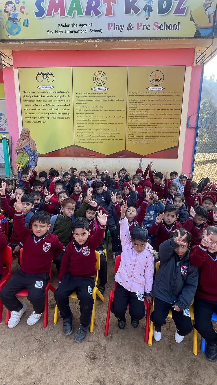 The nursery kids at Sky High International School are having the time of their lives on fun-filled activity day! Laughter, games, and creativity abound as they explore and make new friends! 🌟🎉