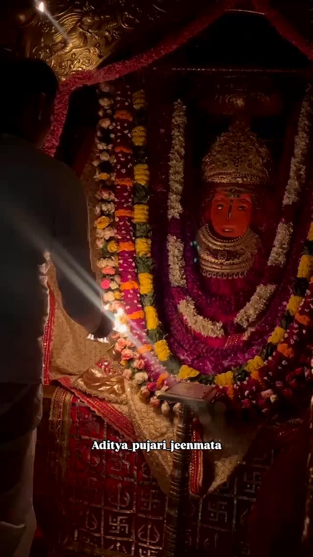 जय माता दी 🙏 ❤️ 
aditya_pujari_jeenmata