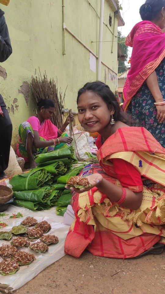 ଆମ ମୟୂରଭଞ୍ଜର ପାରମ୍ପରିକ ଖାଦ୍ୟ ❤️

tribalfood #mayurbhanjmahotsav2024 #baripada #redantchatni #mayurbhanjculture #santaliculture #mayurbhanj #instafood #shortvideo #viral #foryou
mayurbhanjmahotsav