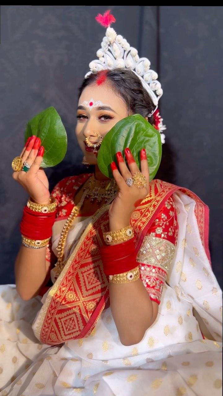 Mohit Makeover Chhindwara 
Bridal makeup 
Party makeup 
Engagement bridal Makeup 
Receptation bridal makeup 
Traditional bridal makeup 
For booking call us - 8251001227

Visit - Mohit Makeover near by Rani koti gauriya road Chhindwara (M.P