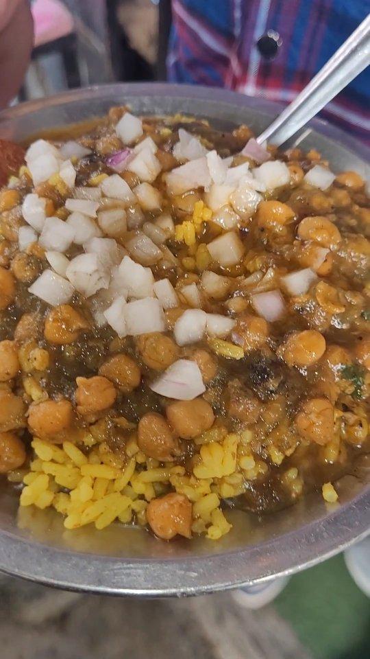 FAMOUS TIKKI CHAWAL🍛 AT FZR
CANTT 
/
/
/