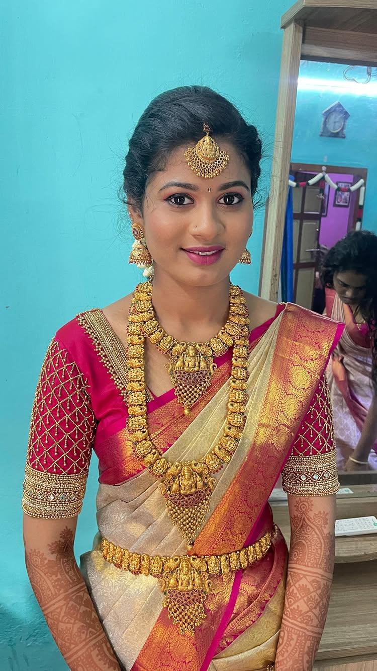 Dm for bridal bookings and enquiries contact 8870236006
MUA : kalaimakeover 
Prepleating : kanchi_sareedrapist