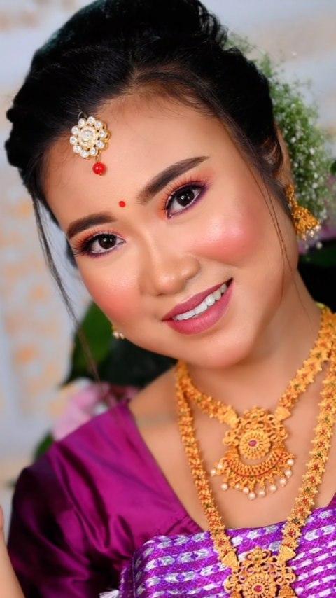 💬💄📩📞👰🏻‍♀️ DM 💬 for your special day 
Bridal makeup 💄 
Professional makeup artist ☺️😍