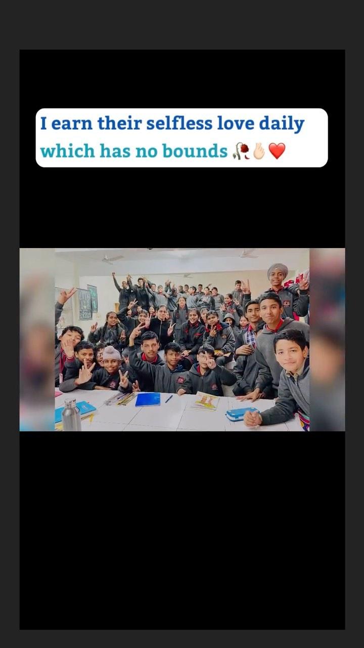 एक Teacher के लिए सबसे बड़ी दौलत उसके Students होते हैं ❤️✨