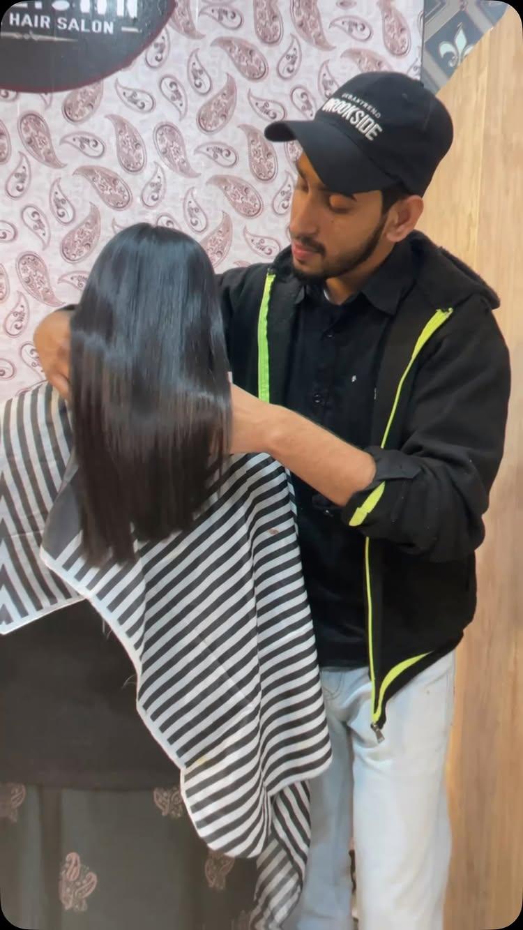 Kera smooth❤️‍🔥…
offer💈
#hairstyle #hairtutorial #viral #keratin #hometown #proffesional #proffesional #fade #trending #kerasmooth #newpost #viral #07 #sangrur #sangrurian jaipal_13_a official___khan07