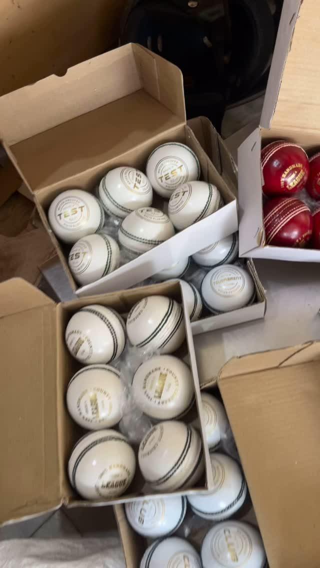 You can choose from our Variety of balls 
CASH ON DELIVERY NOW AVAILABLE !!

!! NOTE - ALL OUR BALLS ARE FOUR PIECE CONSTRUCTION !!

TEST ( 40 OVERS ) [ BEST SELLER ]
Red - Rs 280/-
White - Rs 300/-
Pink - Rs 300/-

TOURNAMENT ( 30 OVERS ) 
Red - Rs 260/-
White Rs 260/-
Pink Rs 260/-

CLUB ( 20 OVERS )
Red - Rs 220/-
White - Rs 240/-
Pink - Rs 240/- 

LEAGUE ( Limited Edition Selected Balls )
Made From Imported Leather !! 

RED - Rs 350/-
White - Rs 350/-