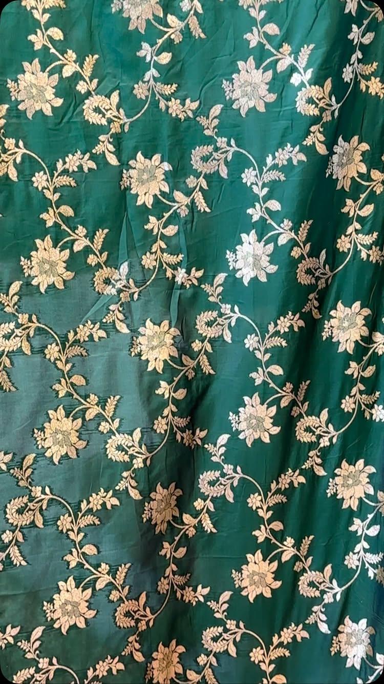 Banarsi Sarees 😍

viral #instalike #instagram #aurangabad #reels #newcollection #explore #saree #suratdesigner #instagood #viralvideos #instagramers #suratdesigner #sareelove #exploremore #reelsinstagram #aurangabad_ig #viralpost #instalike #reelsinstagram #banarasisaree #banaras #love #happy #beauty #