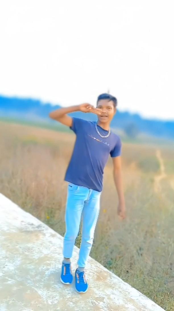 Dildar goriya Ho
trending #viral #reels #video #model #bhojpuri 
reels #explore #instagram #instagood #instamood 
singrauli 
babu_sona22_786