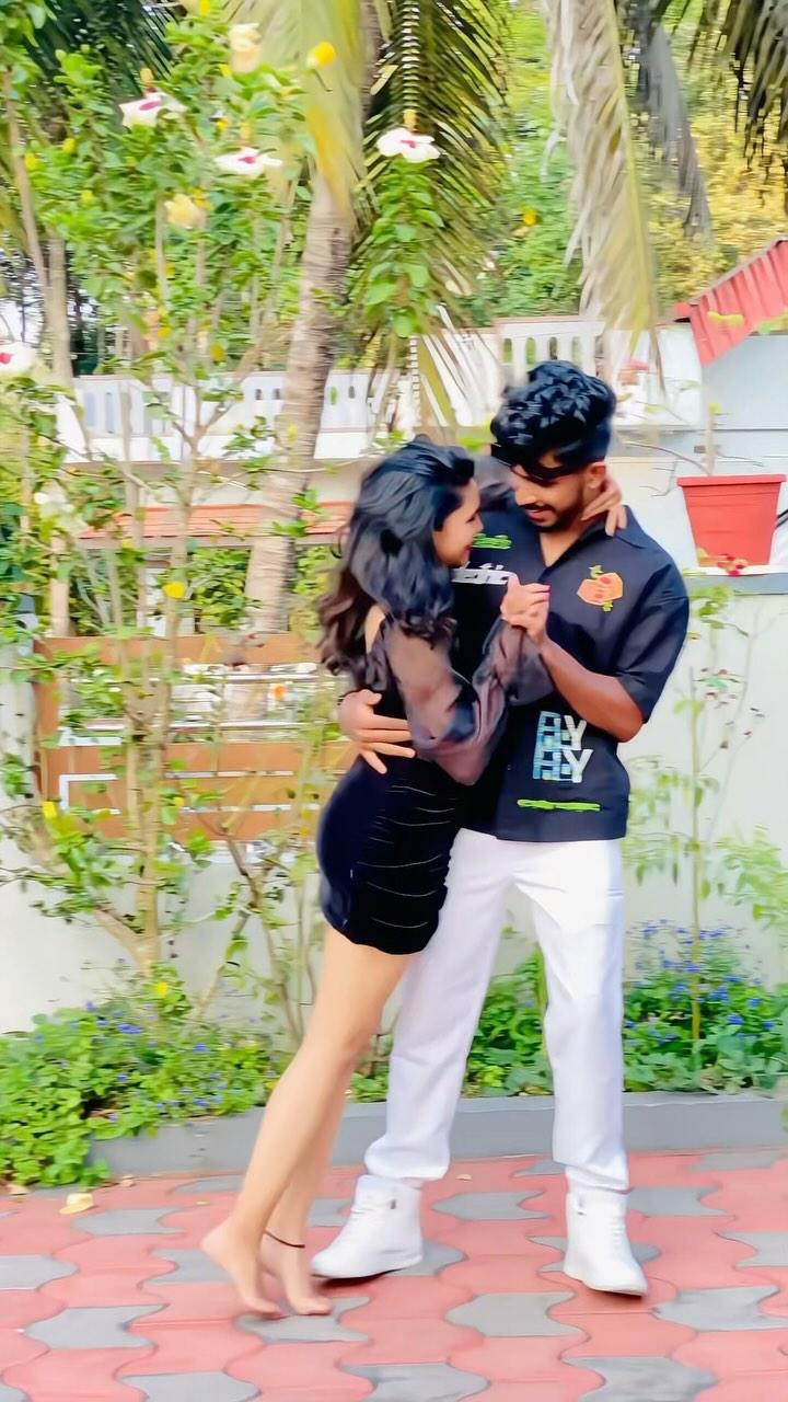 Balagalu ittu baramma 🦋❤️ #trendingreels #kannadasongs #couples #transition #reelitfeelit #bhoomithunnn #viral