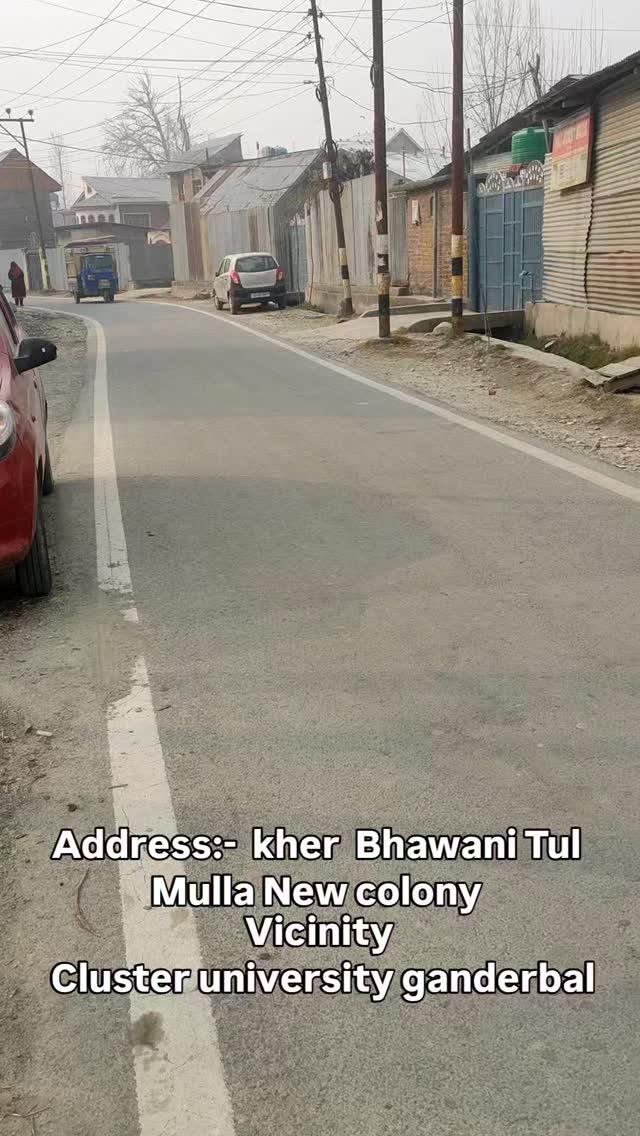 3 kanal land for sale 

Address:- Kher Bhawani Tul Mulla New colony Ganderbal 

Vicinity of cluster university Ganderbal 

Rate :- 70 lac per kanal 

Good for investment 

Good for hostel

Good for guest house 

Wide road 

Contact us al_gous_constructions 9858899174