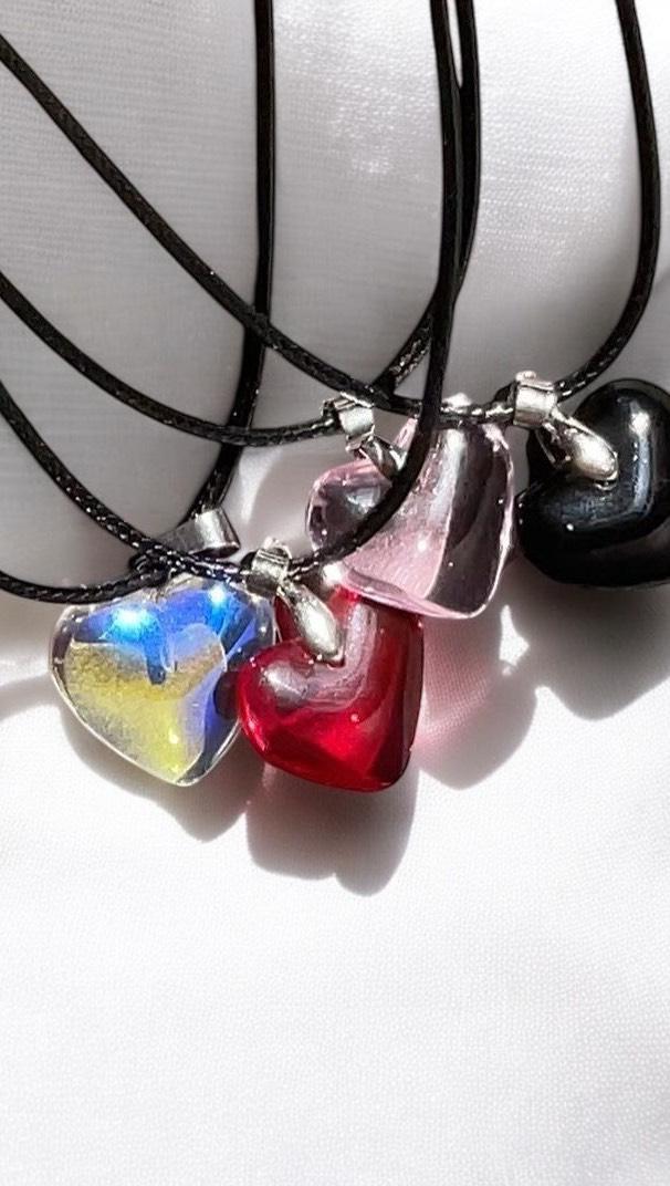 The trendiest glass heart necklaces are here! Grab yours now just for Rs
139! ✨💕