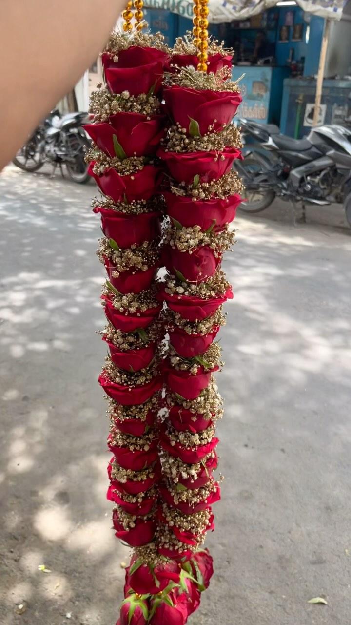 Available dm me : 
_sp_flowers_ 
8220833297
9150288196