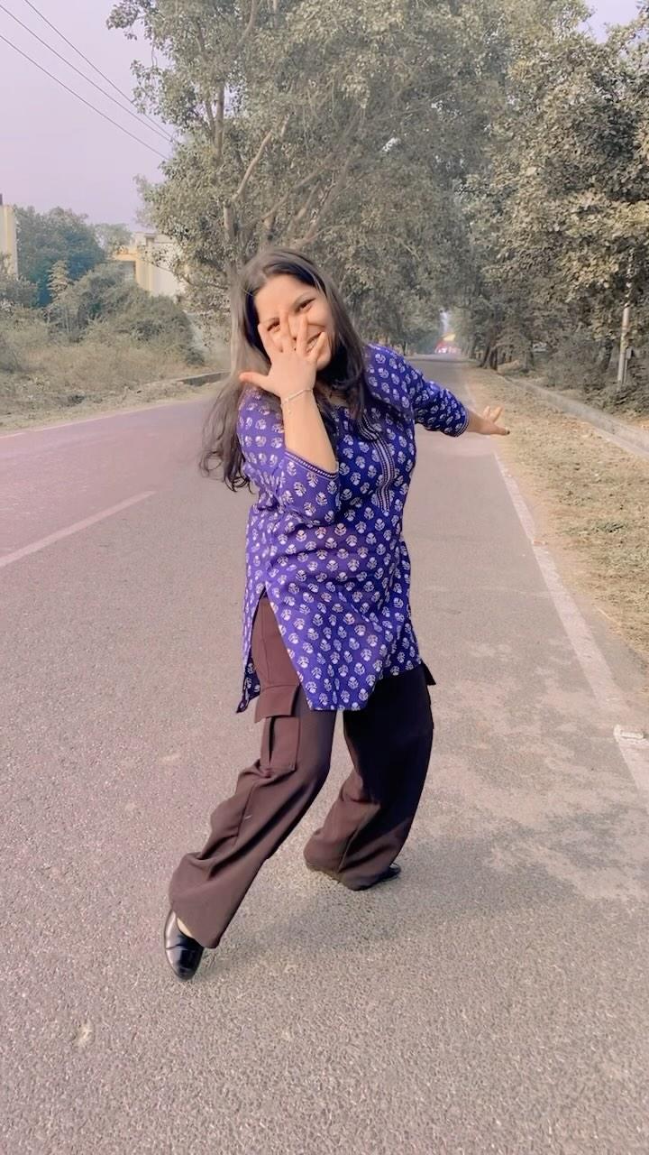 Meri gori gori 💗😁

bollywood_indu