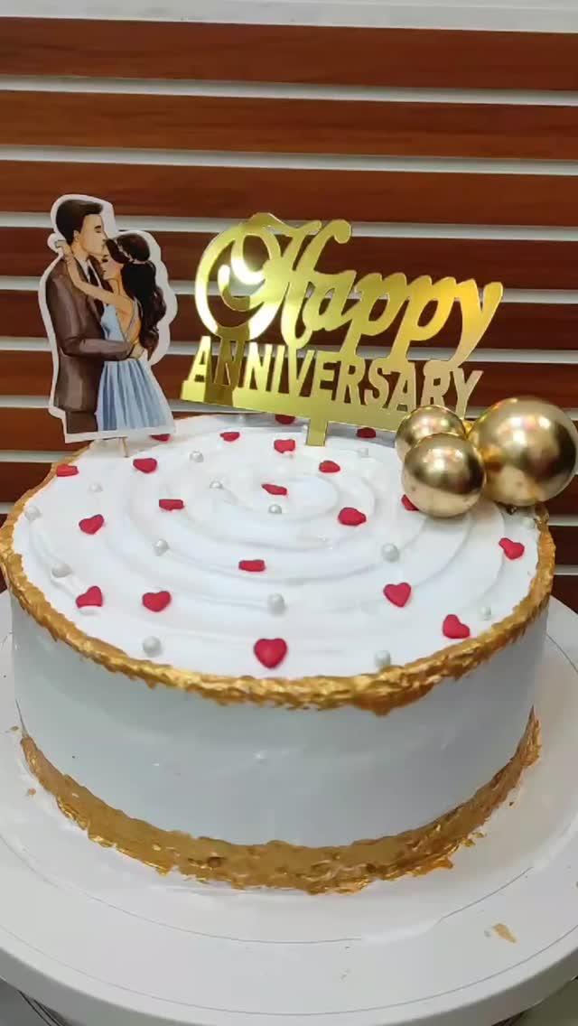 Anniversary Mango flavour cake 🥭🎂 

laxhmi_cake.homemade