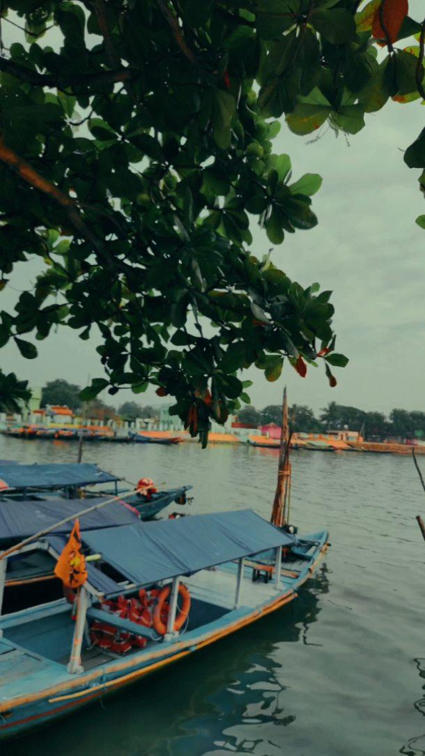 Chilika Lake Balugaon 🖤📍
chilika #odisha #chilikalake #puri #odishatourism #bhubaneswar #cuttack #baripada #bhadrak #konark #discoverberhampur #photography #jagatsinghpur #nayagarh #dhenkanal #sambalpur #kendrapara #anugul #bbsr #odiafoodblogger #keonjhar #paradeep #pipili #khurda #damanjodi #delang #bolangir #reels #chilika #trendingreels