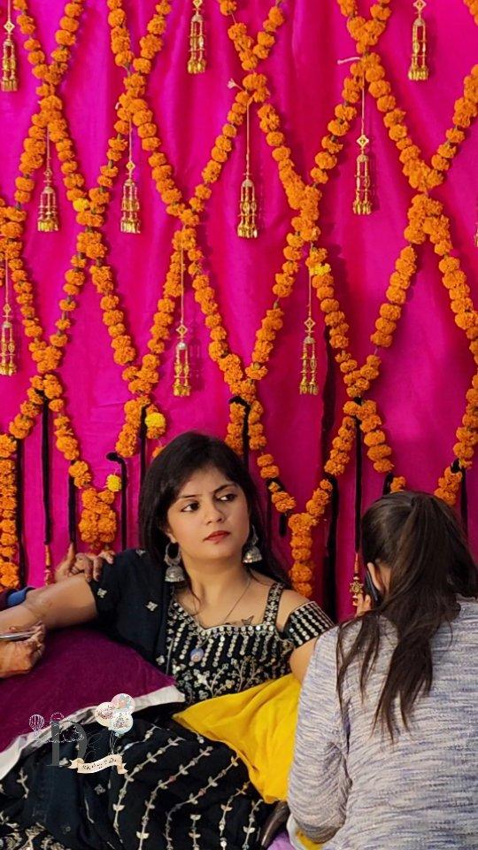 "Bringing Punjabi traditions to life with a vibrant mehendi setup! 🌸✨ From the kaleraa & paranda to a personalized welcome board and cozy low seating, every detail was designed to celebrate the bride’s roots in style
Bride - simran.arora.297
📷 - _katni_social