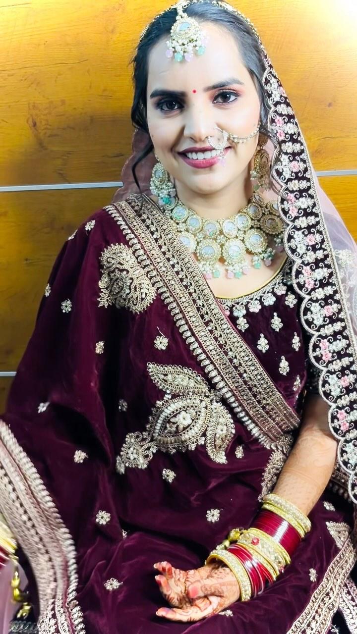 Medha wanted a no makeup look with very soft and minimal makeup for her wedding✨♥️

In frame : crafty_craftycrave 
Mua: sahuaastha_brides 

makeup,mua,lehanga,jewellery,bangles ,makeupartist,review,Ranchi ,jharkhand ,wedding,photography,videography]