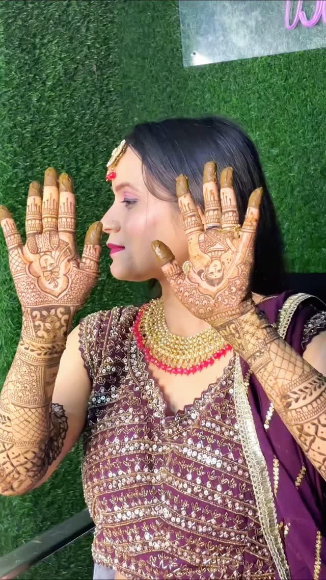 Forever begins now ✨💍 #BrideMahedi 

#NewBeginnings #WeddingVibes
#brides #kunda #makeupartist #look #pratapgarh #trending #reels #reelsinstagram
#reelsindia #localkunda
#makeup #exlporepage #bridalpamulang #weddingprep
#bridalmakeup #bridaljewellery #pixel _rishabh