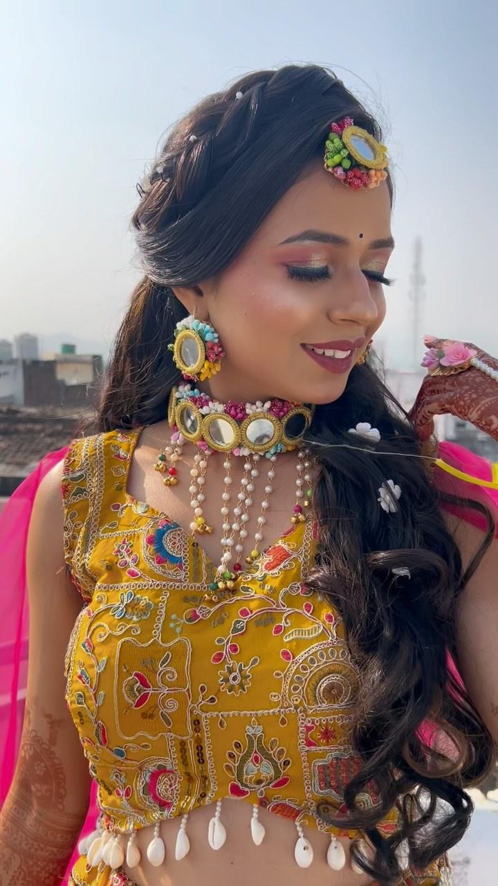 My Cute haldi bride 🥹👀🫶🏻
Can’t take off my eyes from her❤️

beautyblog_megha