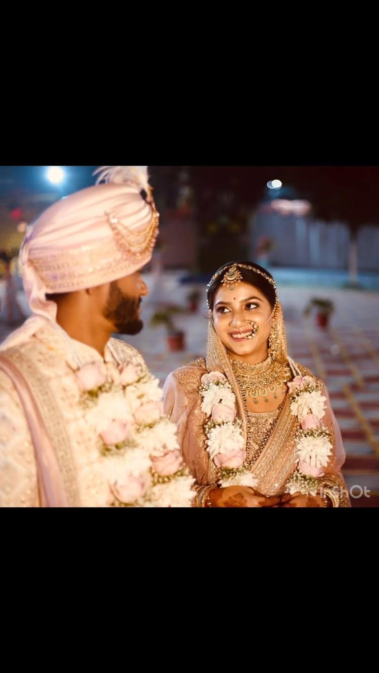 BRIDE OF LAKME SALON BETUL ❤️

Where inner beauty finds its perfect reflection .This Lakme  signature look celebrates your Natural Radiance- With luminous skin, delicate pink hues, and softly hair that frames your Grace
Let Lakme Salon artist enhance the quiet confidence that makes you uniquely beautiful on your special day ✨