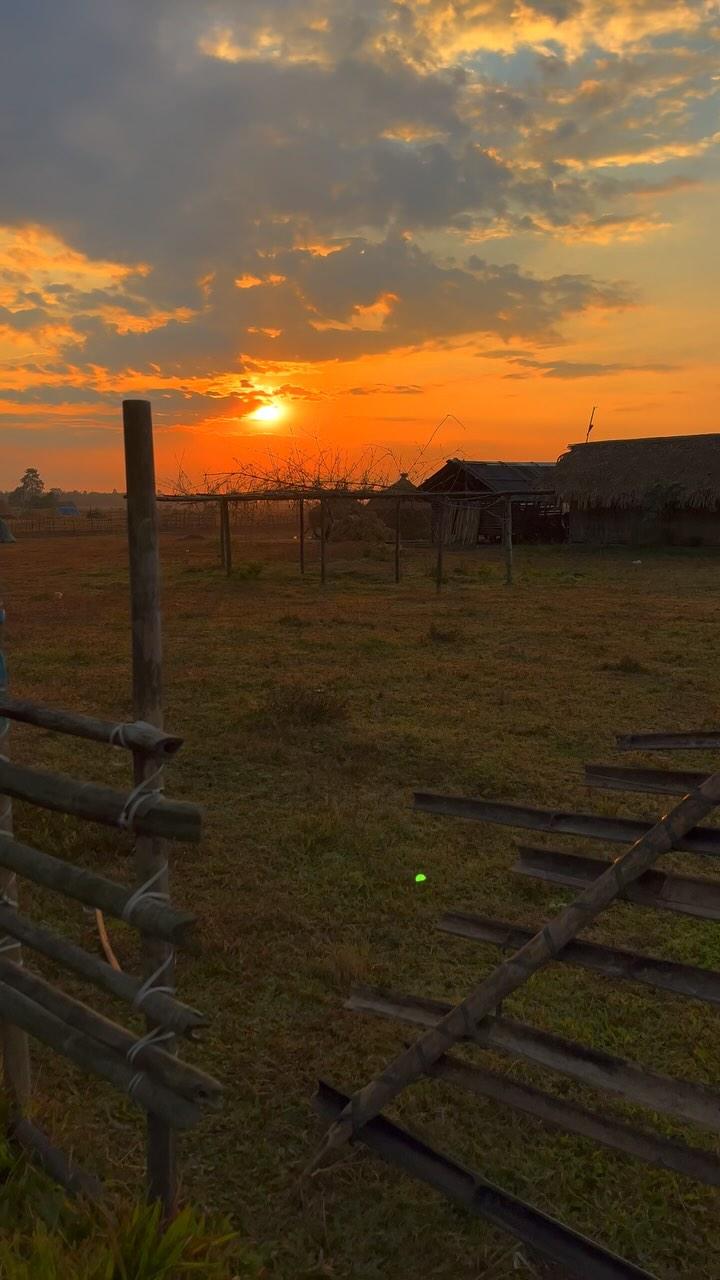 হেঙুলী আবেলি ~ 🌅🥀

কপিৰাইট আৰু ক্লাইম ⬇️

📝 এই ভিডিঅ'টো ইনষ্টাগ্ৰাম বা অন্য কোনো ডিজিটেল প্লেটফৰ্মত পুনৰ আপলোড নকৰিব কপিৰাইট যিকোনো সময়তে বাতিল হ'ব পাৰে। ধন্যবাদ 💖

⚠️ Copyright and Clim ⬇️

📝 Please do not re-upload this video to Instagram or any other digital platform Copyright may be revoked at any time
Thank you 💖

Cinematography 
🖥️ Cinematic VideoEditing 
📱 Short on iPhone & Digitak Mobile Gimbal 
💻 MacBook Air M1