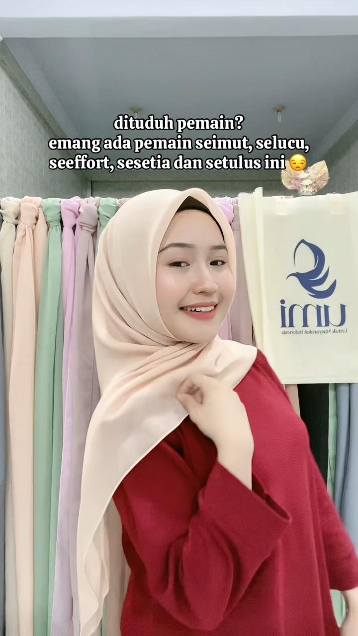 UMI SCARVES
Hijab / Jilbab / Kerudung Pashmina & Segi Empat Polos Bahan Voal Premium
Setiap Pembelian 1 Hijab GRATIS 1 Tote Bag
Tersedia di shopee & tiktok shop : umiscarves
📍JL Gunung Merapi No 181 Makassar Sulawesi Selatan