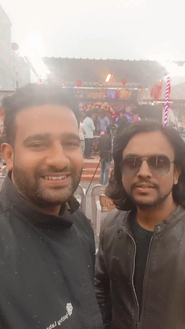 Mandsaur Ke Famous Singer Ke Sath💯🤗

ashish_maratha_official sandi_panwar_ mandsour_city_vibes