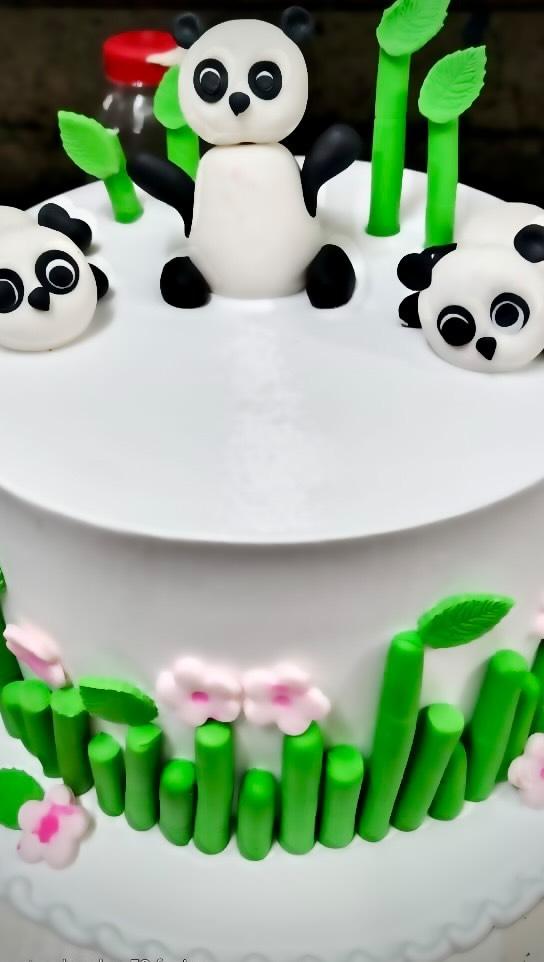 #cutepandacake❤ #festivecollection #withlove❤️ #deliciouscake🎂 #christmas #secialday❤ #yummybakeryandsweets🤙order  now