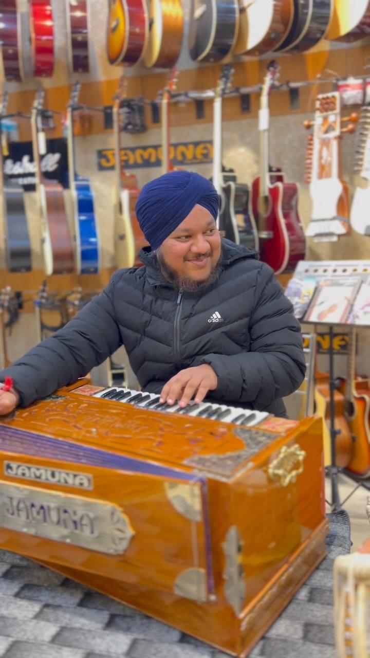 JAMUNA 4 Line Grand Series Standard Scale Changer Harmonium
📍Chandigarh | Ambala Cantt
917599999411 ,+918268888802 🌎 Worldwide Shipping Available 


Subscribe Our Official YouTube Channel JAMUNA MUSIC 

We Are Available in These Cities 👇🏻👇🏻👇🏻

#Chandigarh / #Ambala Cantt / Zirakpur (INDIA)

BestMusicalInstrumentShopinChandigarh 
#TopMusicalInstrumentShopinPunjab
#MusicInstrumentshop
#GuitarShopinChandigarh 
#Harmoniumshop
#TopHarmoniumManufacturer
#jamunaharmoniumfactory