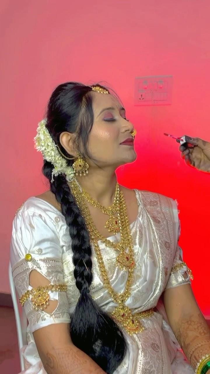 my signature, Buddhist bride🍁✨💙🙏 

MUA- shital_makeup_artiest 

Book your dream bridal look wish as 
☎️7776041488
#shital_tayade #shital_akola #akola_shital #new_shital  #shital_ artist #akolashital #trending #video #akola_bridel #buddhism #buddhistwedding #buddhist #buddhism🙏 #jaybhimgirls #trending 

#shital_makeup #tayade #makeupakolakar #akolamaharashtra 
#reelsinstagram #akolakar #trending 
 #angel #reels #trendingreels #vairalvideo akola