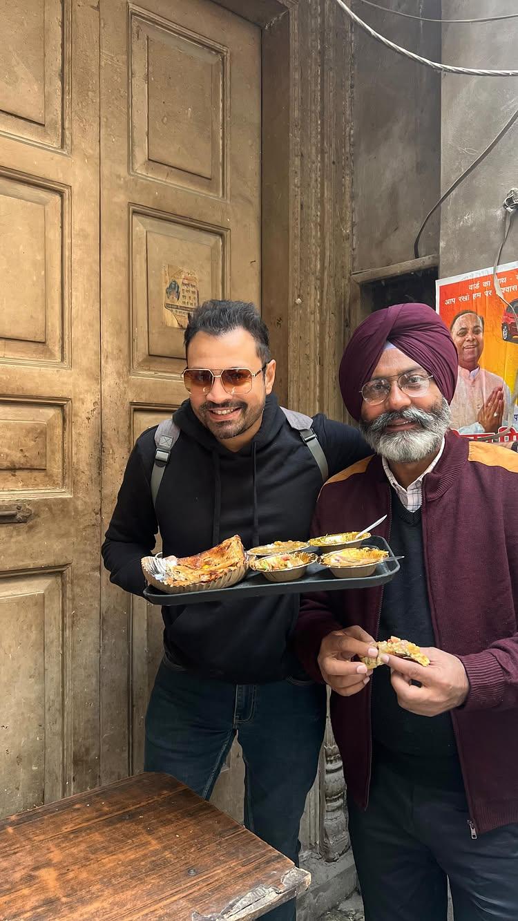 Amritsar’s Ram Kulcha - is it the stuffing, ghee or the weather that makes this phenomenal? Watch this
I discovered this place, thanks to amritsar_foundation  Shri
Gurinder Singh whose heritage walking tour we took to understand the regions rich history - both cultural and culinary
In my honest opinion - Kesar Da Dhaba is supremely overrated and there are hidden gems like these that shines right through!

#rakeshraghunathan #amristarmusteat #bestcholekulcha #ramkulcha #kulcha #amritsar #