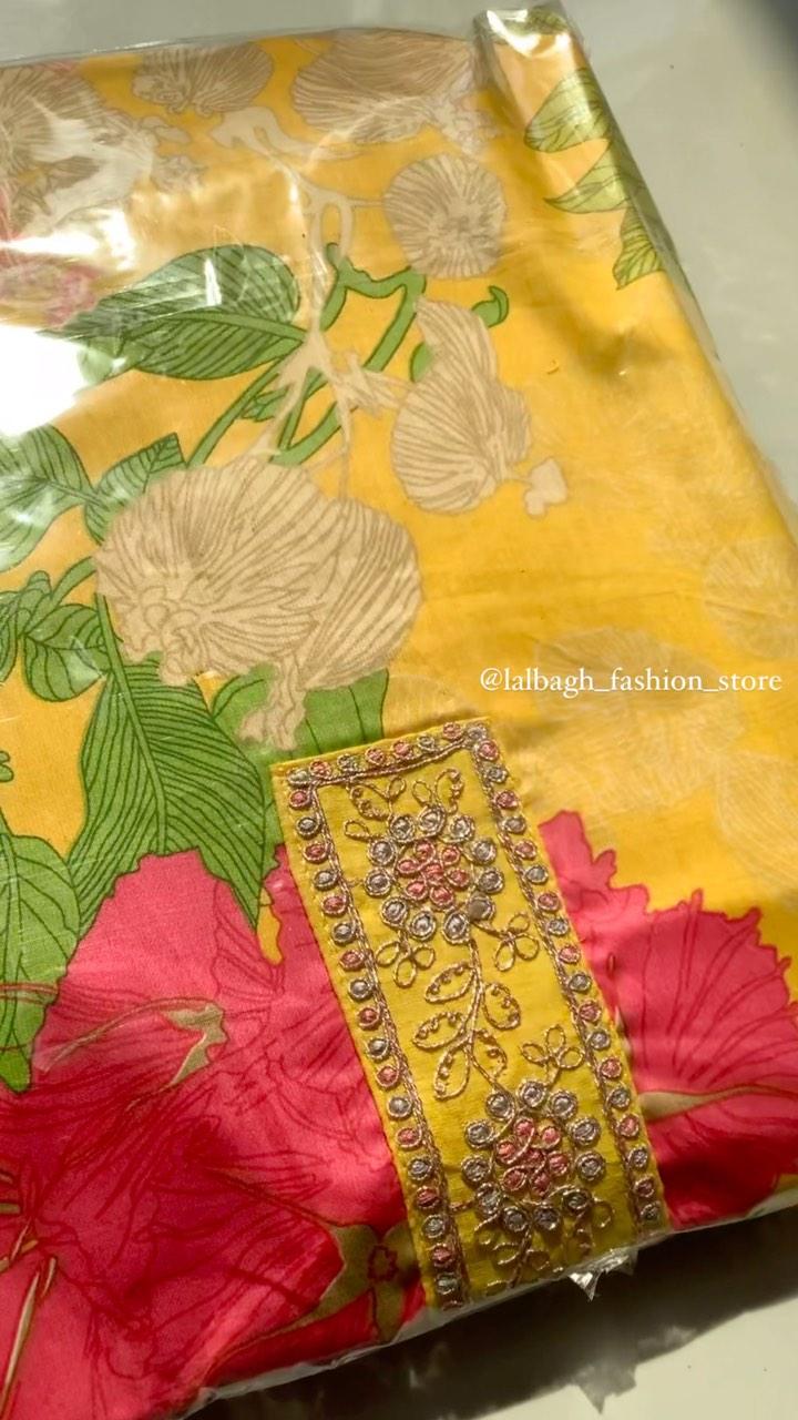 Pretty bright yellow suit 💛 🌺 🍃 , three piece set of kurti pant and duppatta with bright and big flowers and leaves printed all over the kurti
Neck work on the kurti
Pretty flower 🌺 and leaves 🍃 printed all over the duppatta
pant in the same shade
Mull cotton fabric, perfect for all seasons
And any occasion
Available at very affordable range lalbagh_fashion_store jagdalpur Chhattisgarh
Order online or visit store to purchase 😊