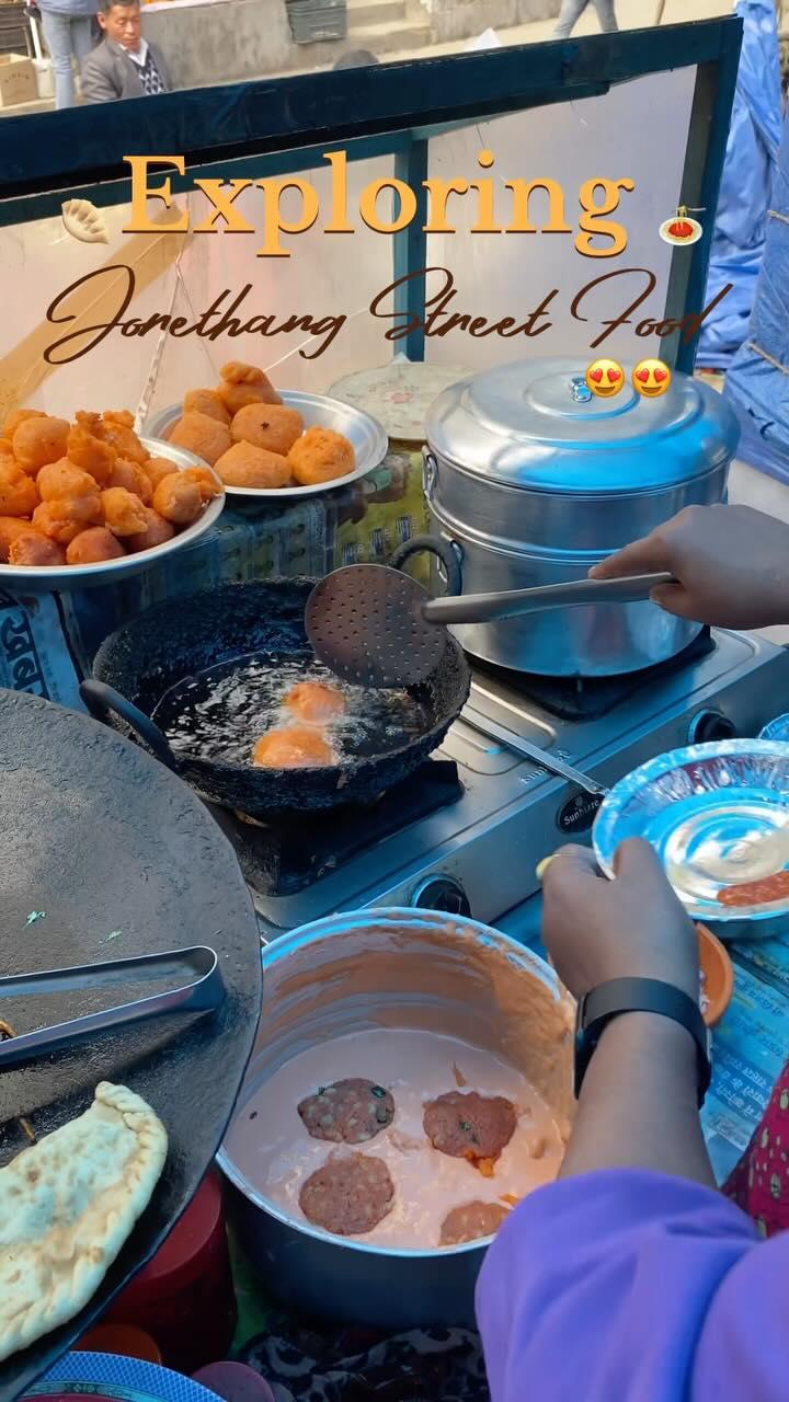 Jorethang’s Famous Street Food 🥟😍

Follow hii_foodie__ for more food updates ❤️

📍Location - Jorethang Hath Bazar 
  Near Jorethang plaza 

✅Turn on Notifications 
✅Like,Share&Comment
✅Tag your friends