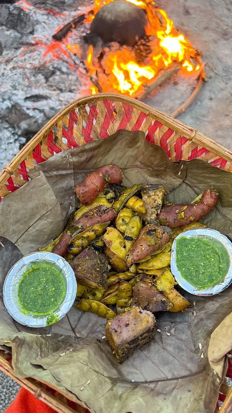 Traditional Gujarati Barbeque! 😍

TAG & SHARE with someone who should try this!!

Umbadiyu or Ubadyu is a local delicacy & seasonal dish from the districts of South Gujarat : Navsari, Surat & Valsad
The dish is mostly eaten in winter due to availability of ingredients
The common ingredients of the dish are potatoes 🥔 , green beans, purple yam & sweet potatoes 🍠  It is made in rounded earthen pot put upside down in fire & served along with green chilli chutney
This dish is sometimes referred as ‘Gujarati Barbeque’ due to its smoky flavour! 

📍Taste Of Valsad 
Near Shukan Hospital, Amit Nagar,
Vadodara

P.S
Umbadiyu was also once mentioned in famous Hindi TV show Taarak Mehta Ka Ooltah Chashmah by Jethalal
DO LIKE SAVE & SHARE ♥️

- - - - - - - - - - - - - -
Follow bliss_is_food
- - - - - - - - - - - - - -
Use #foodiewithalifestylechange

umbadiyu #ubadyu #gujaratifood #gujjufood #streetfoodindia #streetfoodlovers #winterspecial #winterveggies #wintergreens #vadodarafoodblogger #healthyrecipeshare #snacksonsnacks #healthysnackideas #suratfood #valsad #barbequetime #barbequeparty 
Healthy , snacks , street food , Gujarati , recipe , cooking , food , winter special , veggies