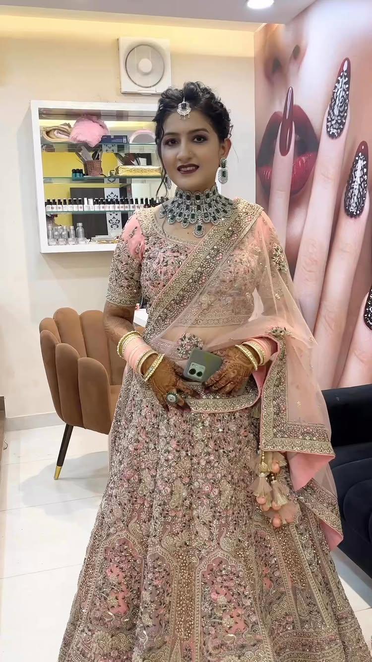 Beautiful Bride🧖🏼‍♀️ #bride  #makeup #bridalmakeup #makeupartist #bridalmakeupartist #makeuptutorial #unisexsalon #trendingsongs #facebookpost #FacebookPage #indian #dehri #rohtas #nailart #hairstyle #nailartist #hairstylist #haircut #viralshorts #BridalMakeupMagic #BiharBrides #rohtasdistrict #instareels #partymakeup #indianwedding Jawed Habib Dehri