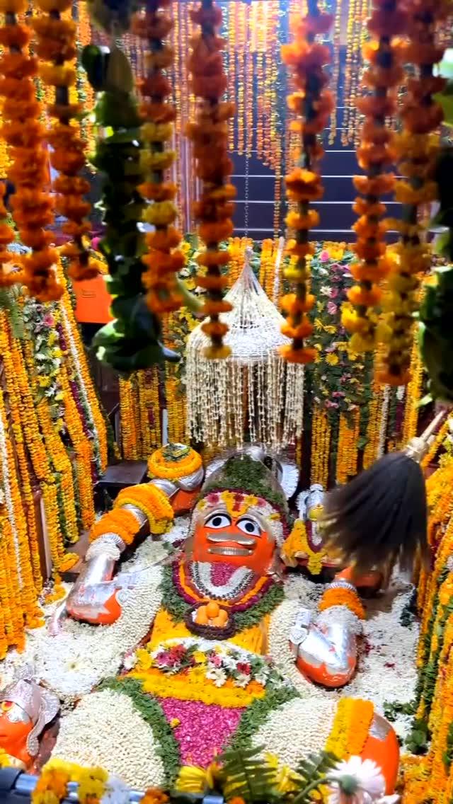 Jai Shree bade hanuman ji maharaj ❤🙏🚩
Do follow : au_wali_duniya21