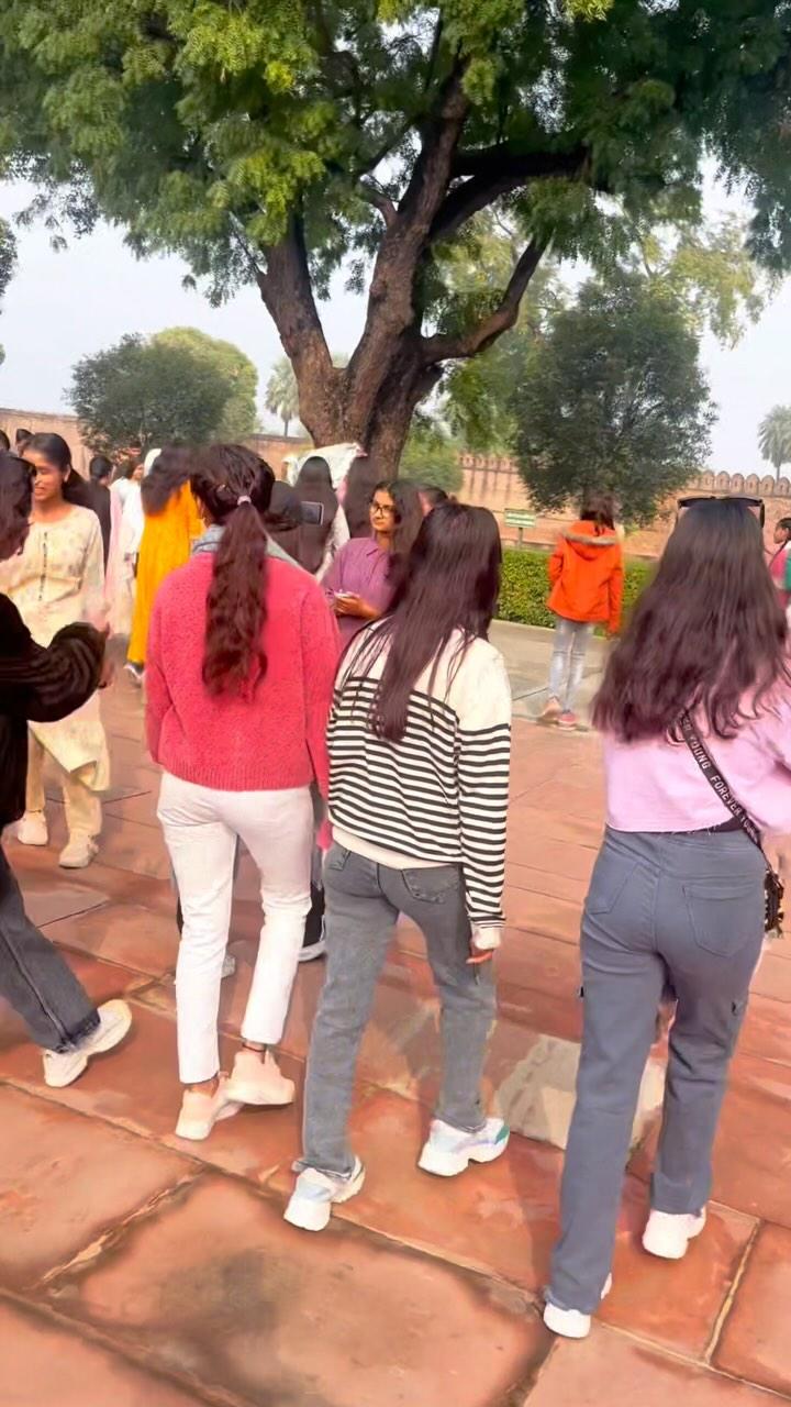 School say Agra tour😁🌸 
Agra ka tour 🌸

#trending #instagram #explore #i #agra #tourist #tour #vlog #vlogger #blogger #blog #vlogs #vlod #vlogging #girl #fun #new #love #bts #pune #tajmahal #school #pc #girls #girl g