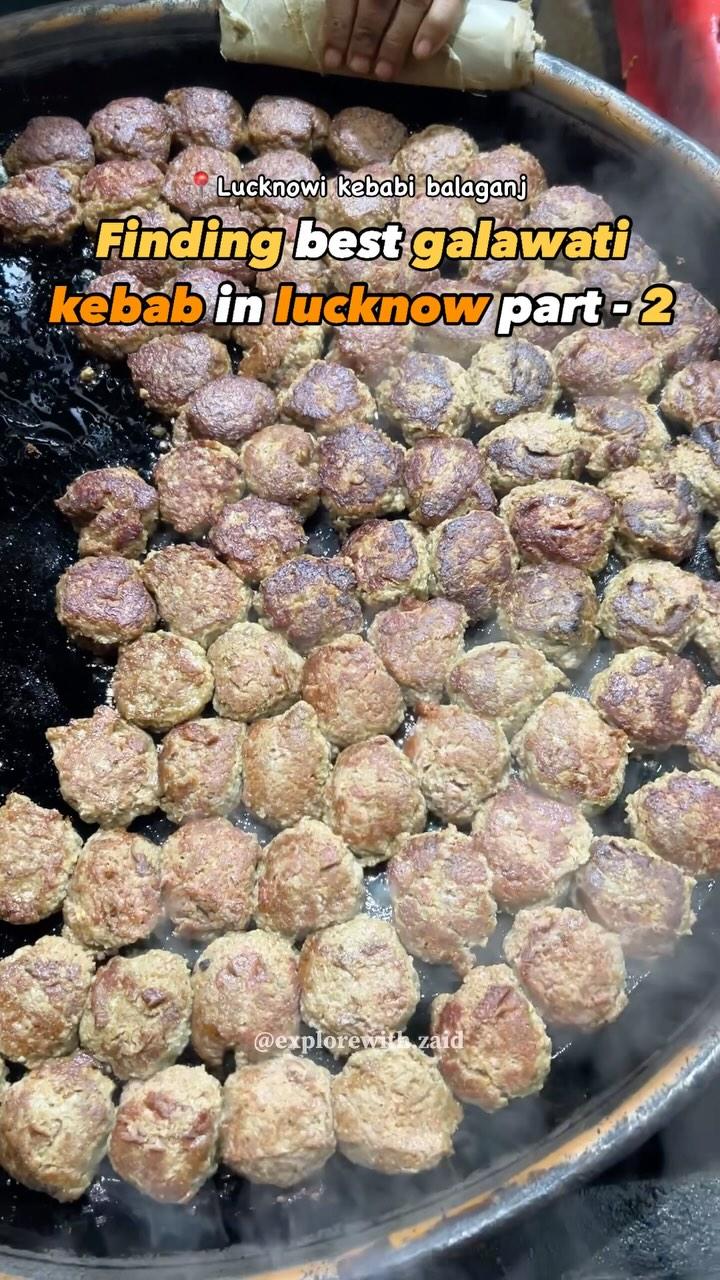 Tag someone who’d love to this
Price - 40rs and it’s buff kebab
Location - Sarfarazganj, Baraura Hussain Bari, Lucknow